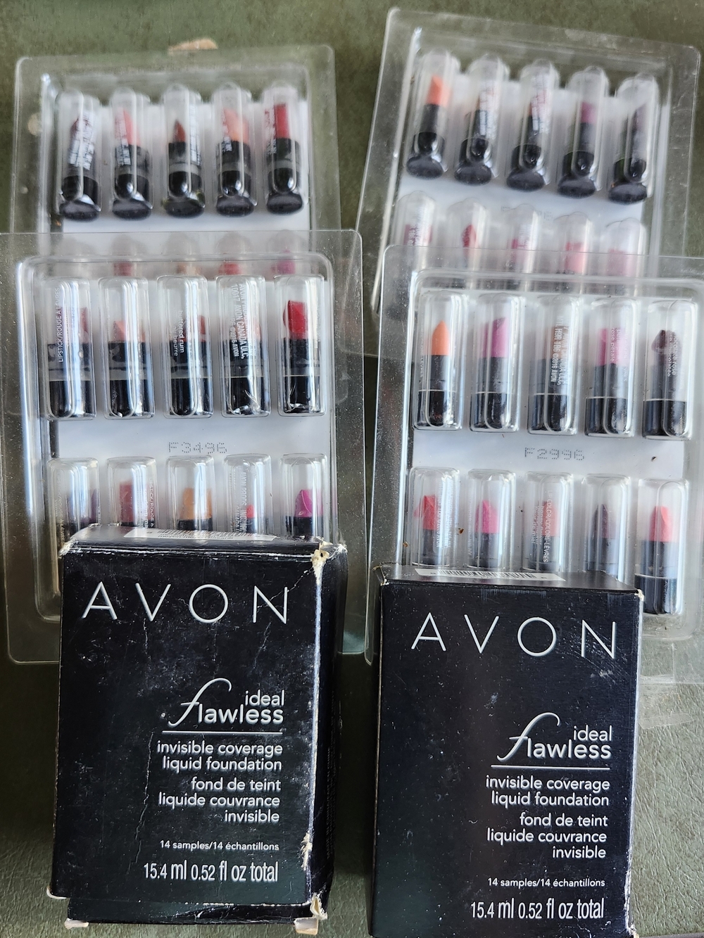 2016 Avon Ideal Flawless Foundation & Lip Sample Set